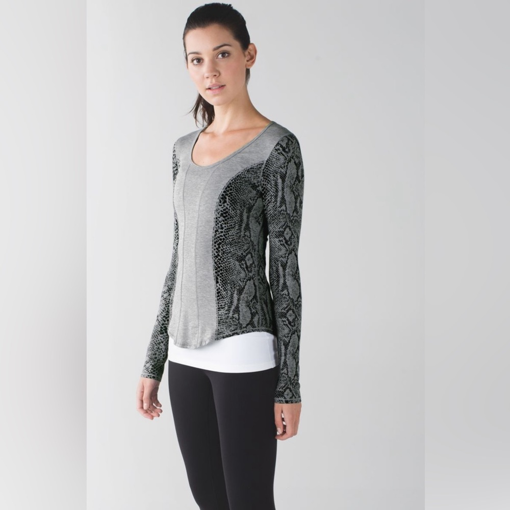 Lululemon Between The Lines Long Sleeve - Heathered Medium Grey / Desert Snake